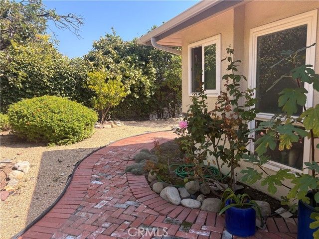 95 W. Laurel Avenue, Sierra Madre, CA 91024