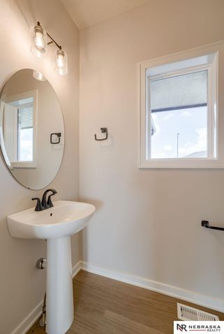 11711 S 123rd Avenue, Papillion, NE 68046