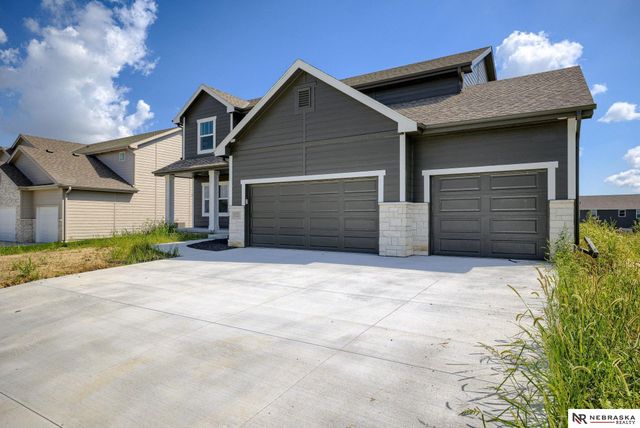 11711 S 123rd Avenue, Papillion, NE 68046