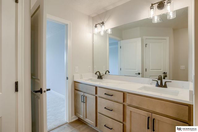 11711 S 123rd Avenue, Papillion, NE 68046