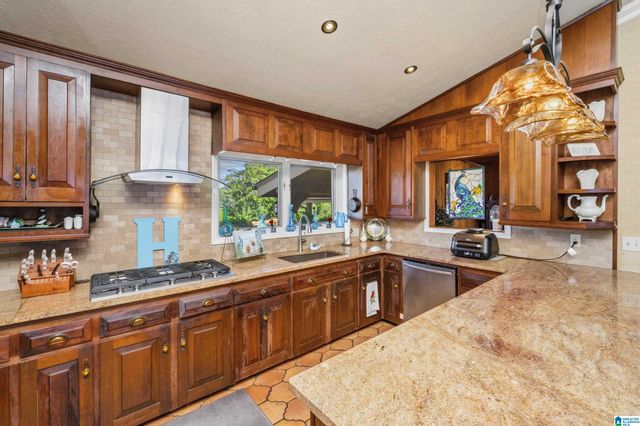 243 ROCK INN POINT, Cropwell, AL 35054