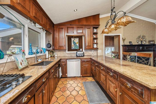 243 ROCK INN POINT, Cropwell, AL 35054