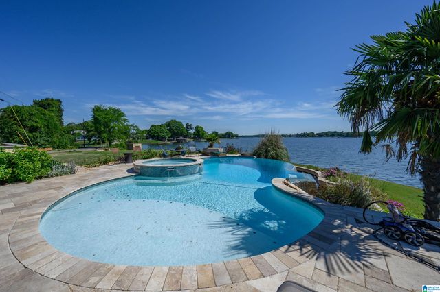 243 ROCK INN POINT, Cropwell, AL 35054