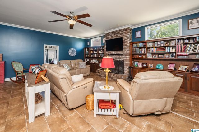 243 ROCK INN POINT, Cropwell, AL 35054