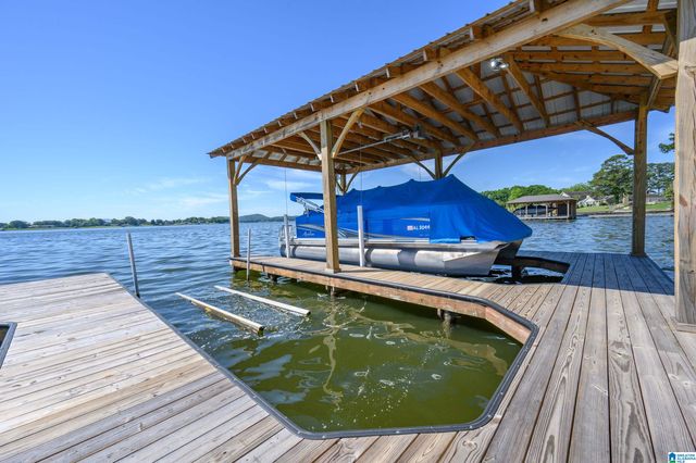 243 ROCK INN POINT, Cropwell, AL 35054