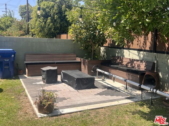 7865 Bleriot Avenue, Los Angeles, CA 90045
