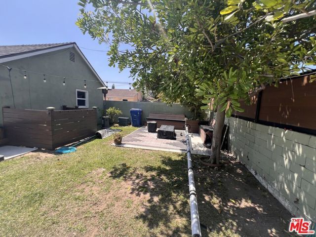 7865 Bleriot Avenue, Los Angeles, CA 90045