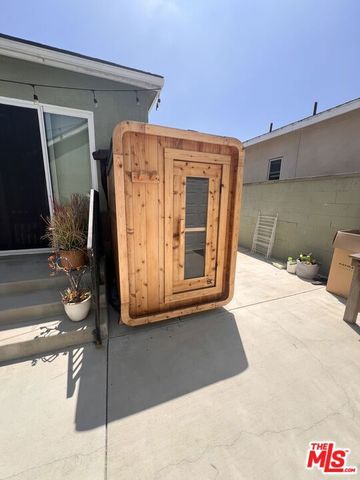 7865 Bleriot Avenue, Los Angeles, CA 90045