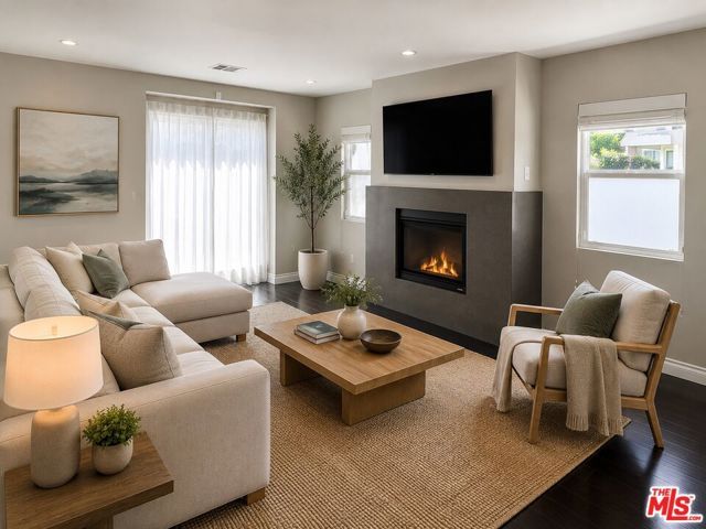7865 Bleriot Avenue, Los Angeles, CA 90045