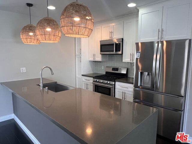 7865 Bleriot Avenue, Los Angeles, CA 90045
