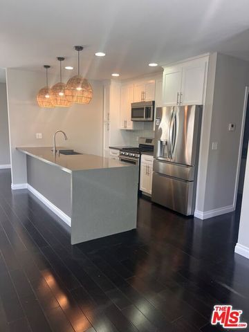 7865 Bleriot Avenue, Los Angeles, CA 90045