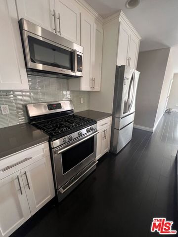 7865 Bleriot Avenue, Los Angeles, CA 90045