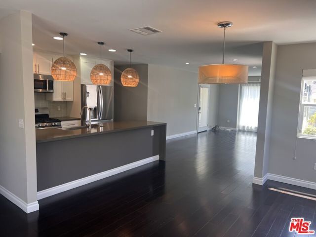 7865 Bleriot Avenue, Los Angeles, CA 90045