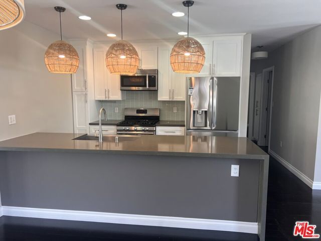 7865 Bleriot Avenue, Los Angeles, CA 90045