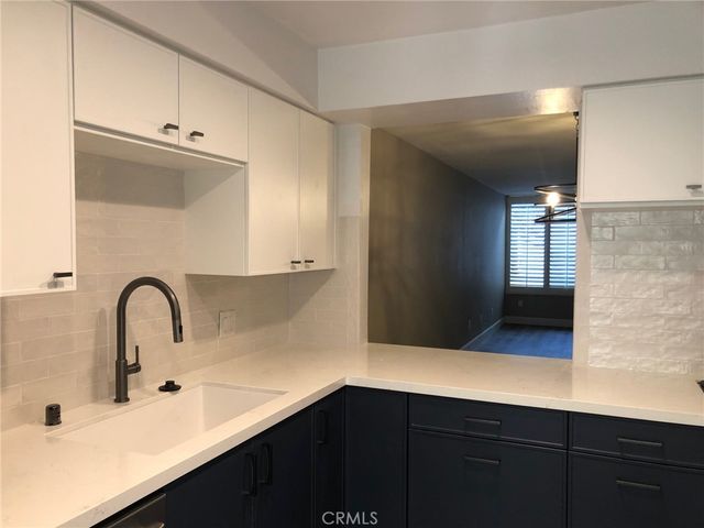 3333 Primera Avenue B, Hollywood Hills East, CA 90068