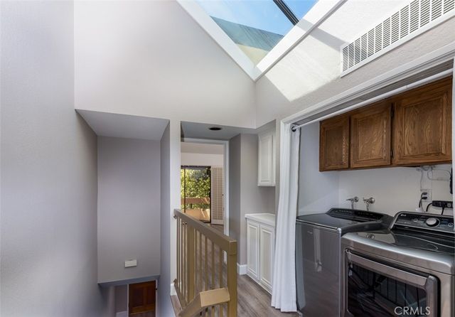3333 Primera Avenue B, Hollywood Hills East, CA 90068