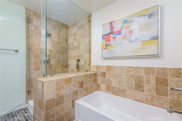 3333 Primera Avenue B, Hollywood Hills East, CA 90068