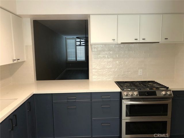3333 Primera Avenue B, Hollywood Hills East, CA 90068