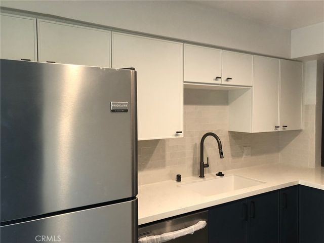 3333 Primera Avenue B, Hollywood Hills East, CA 90068