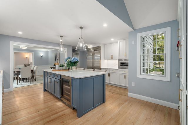 1375 Brush Hill Rd, Milton, MA 02186