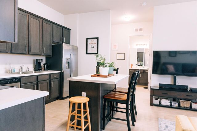 8601 W Gate BLVD 2104, Austin, TX 78745