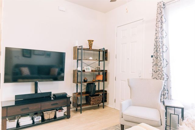 8601 W Gate BLVD 2104, Austin, TX 78745