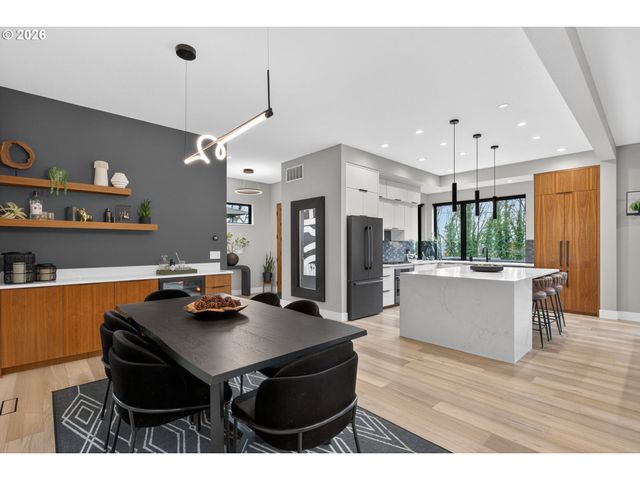 7625 S FULTON PARK Blvd, Portland, OR 97219