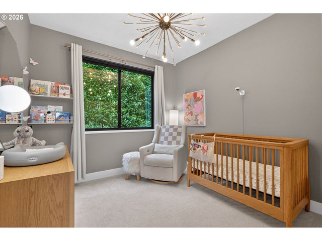 7625 S FULTON PARK Blvd, Portland, OR 97219