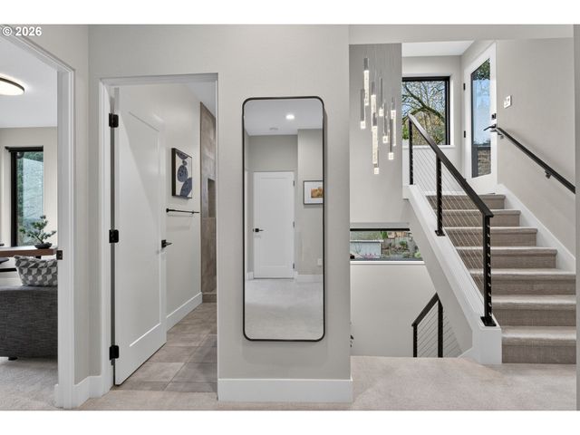 7625 S FULTON PARK Blvd, Portland, OR 97219