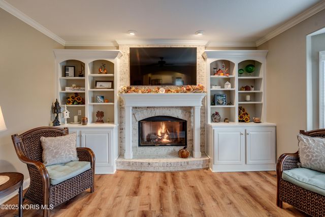 4731 Cabriolet Lane, Maumee, OH 43537