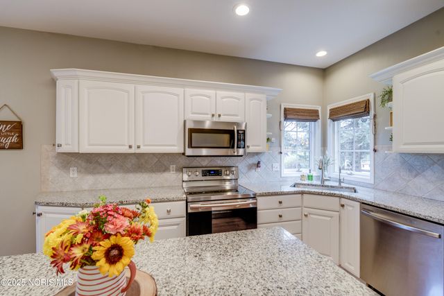 4731 Cabriolet Lane, Maumee, OH 43537