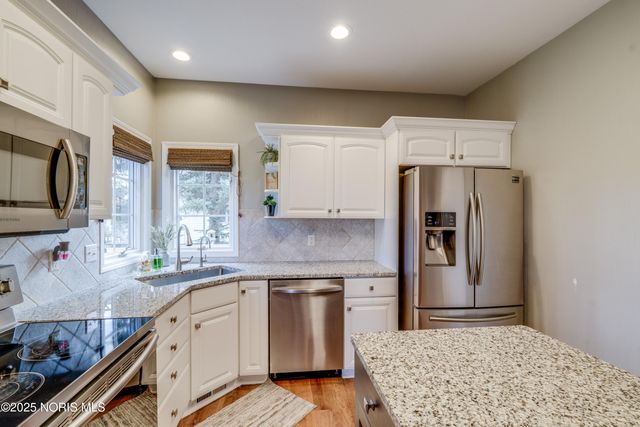 4731 Cabriolet Lane, Maumee, OH 43537