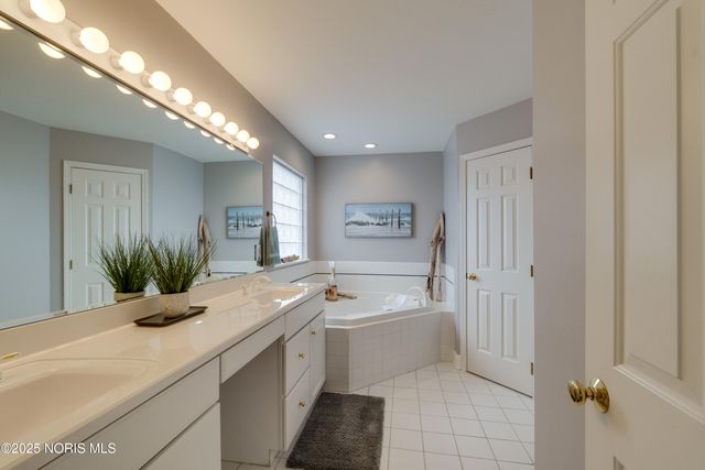 4731 Cabriolet Lane, Maumee, OH 43537