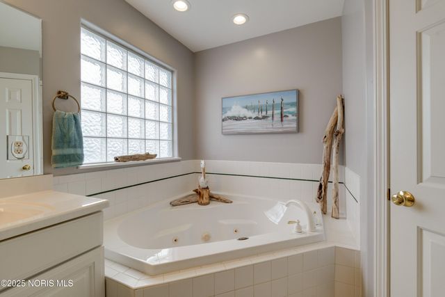 4731 Cabriolet Lane, Maumee, OH 43537