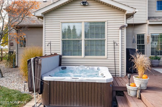 4731 Cabriolet Lane, Maumee, OH 43537