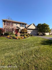 4731 Cabriolet Lane, Maumee, OH 43537