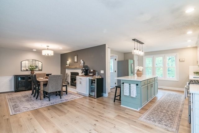 217 Pleasant St, East Longmeadow, MA 01028