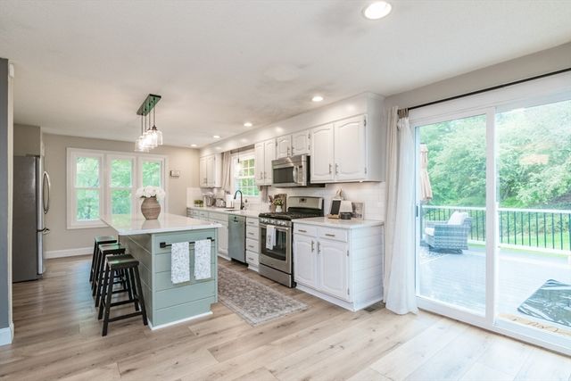 217 Pleasant St, East Longmeadow, MA 01028