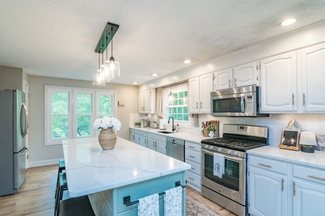 217 Pleasant St, East Longmeadow, MA 01028
