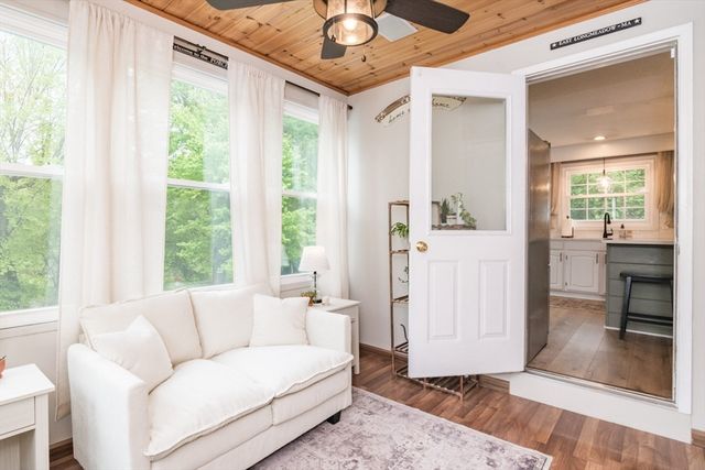 217 Pleasant St, East Longmeadow, MA 01028