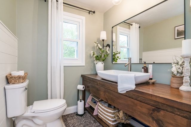 217 Pleasant St, East Longmeadow, MA 01028