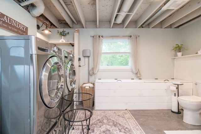 217 Pleasant St, East Longmeadow, MA 01028