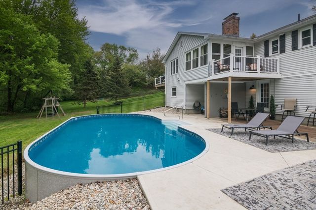 217 Pleasant St, East Longmeadow, MA 01028