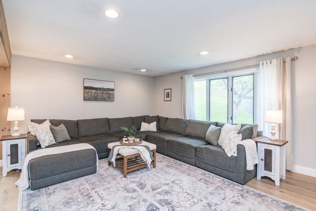 217 Pleasant St, East Longmeadow, MA 01028