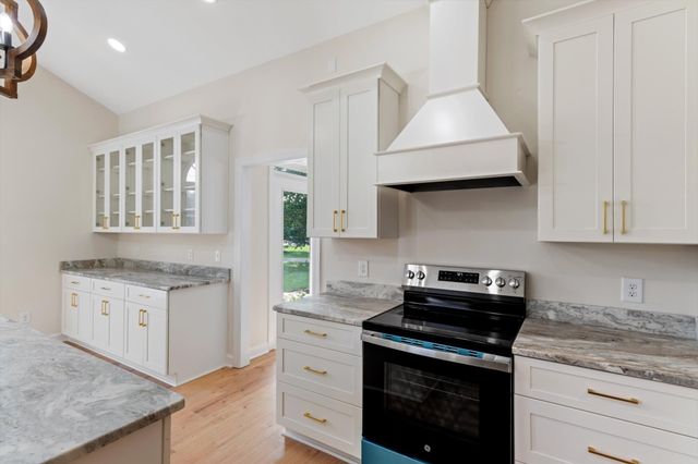 207 Megan Cir, Shelbyville, TN 37160