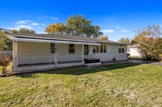 7562 Montana Street, Hobart, IN 46342