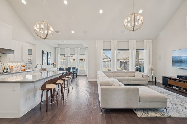 813 Boardwalk Way, Aubrey, TX 76227