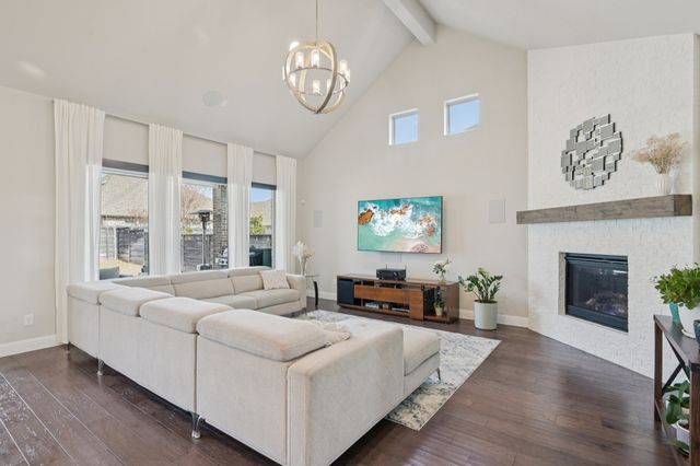 813 Boardwalk Way, Aubrey, TX 76227