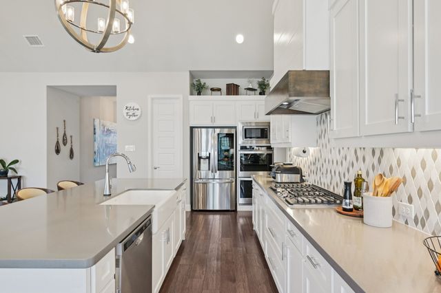 813 Boardwalk Way, Aubrey, TX 76227