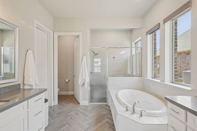 813 Boardwalk Way, Aubrey, TX 76227